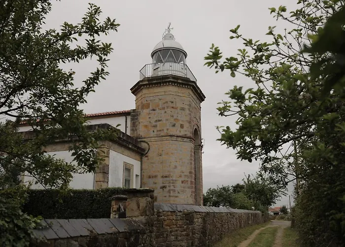 El Faro Unkempt - Tazones